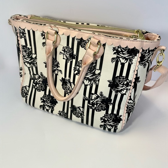 Betsey Johnson Handbag Purse - Picture 2 of 6